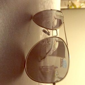 I’m selling some grey tinted shades used 2 times